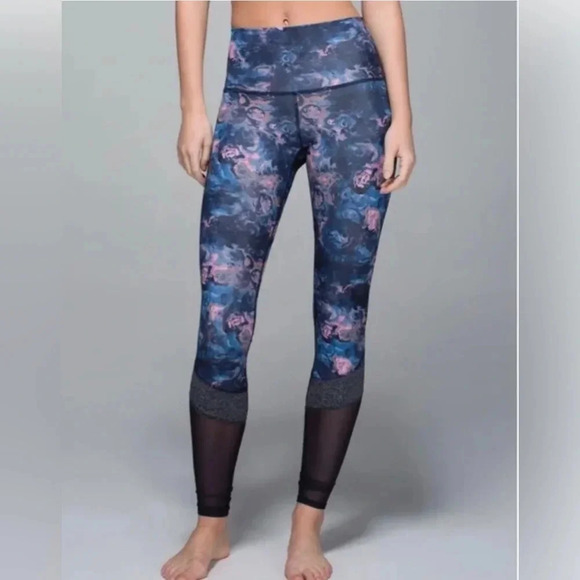 ! Lululemon if you’re lucky pants full on luxtreme moody mirage mesh flora… - Picture 1 of 9